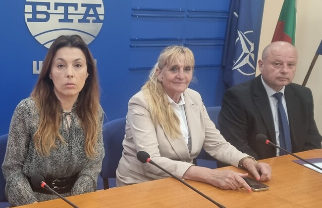 Пресконференция на председателя на организационния комитет на Международния турнир по информатика за напреднали в Шумен Бисерка Йовчева