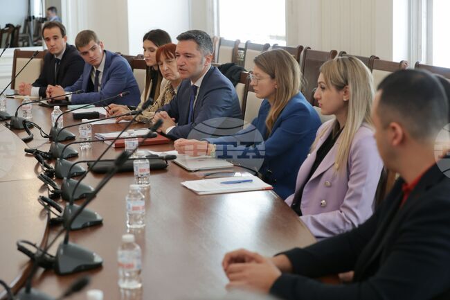 Народно събрание - законодателно проучване - сектор пчеларство и защитата на пчелите