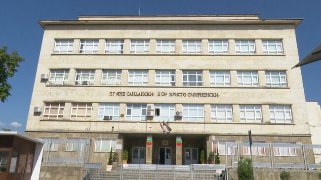 Община Сандански с одобрен проект за изграждане на спортна площадка по мини футбол в двора на IIОУ „Христо Смирненски“ и ПГ „Яне Сандански“