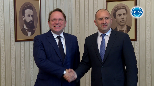 Перспективите пред процеса на разширяване на ЕС обсъдиха президентът Румен Радев и европейският комисар Оливер Вархеи