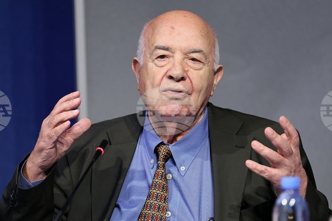 Проф. Георги Фотев е носител на голямата награда на „Портал Култура“