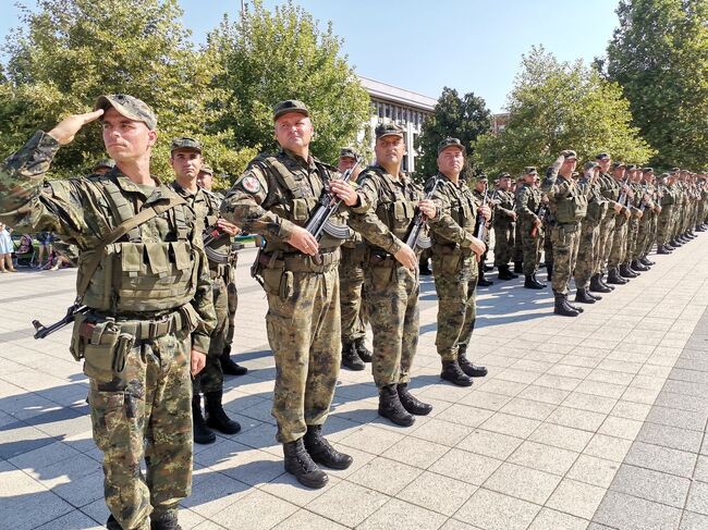 От Плевен тържествено бе изпратен български военен контингент за участие в мисия в Босна и Херцеговина 