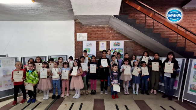 Наградиха победителите в конкурс за деца за илюстрация по ромска приказка в Монтана