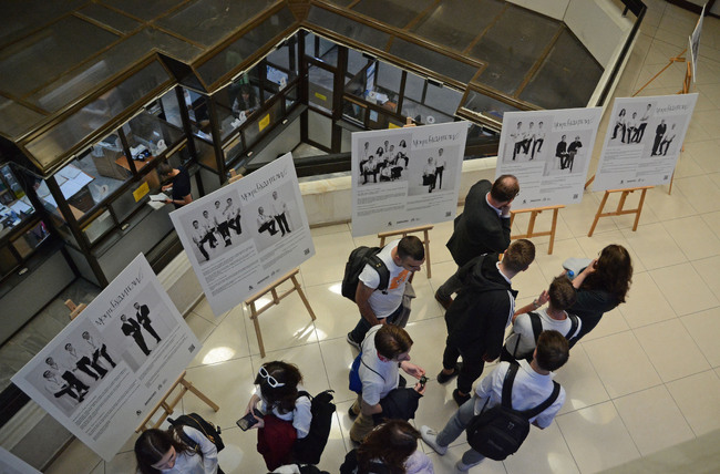 Община Варна: Заместник-кметът Павел Попов участва в откриването на изложба с фотографии на българските олимпийци по природни науки 