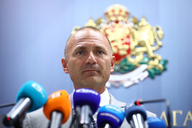 Министерството на енергетиката е успяло да договори слот за разтоварване на един танкер с втечнен газ в Турция, каза служебният енергиен министър