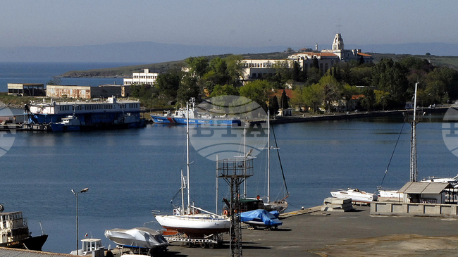 „Св. св. Кирик и Юлита“ е публична държавна собственост, казаха от Министерството на културата по повод статута и развитието на острова