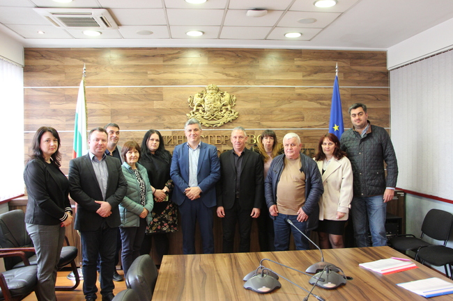 Министър Цеков подписа 723 споразумения със 191 общини за финансиране на общински проекти