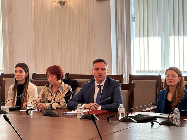 БСП: Кристиан Вигенин представи законодателно проучване в подкрепа на сектор пчеларство пред представители на бранша