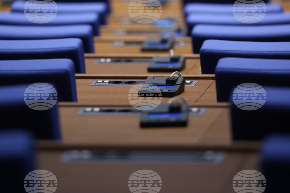 Депутатите изслушват при закрити врата председателите на ДАНС и ДАР относно рестрикциите срещу собственика на ПФК Ботев (Пловдив) 