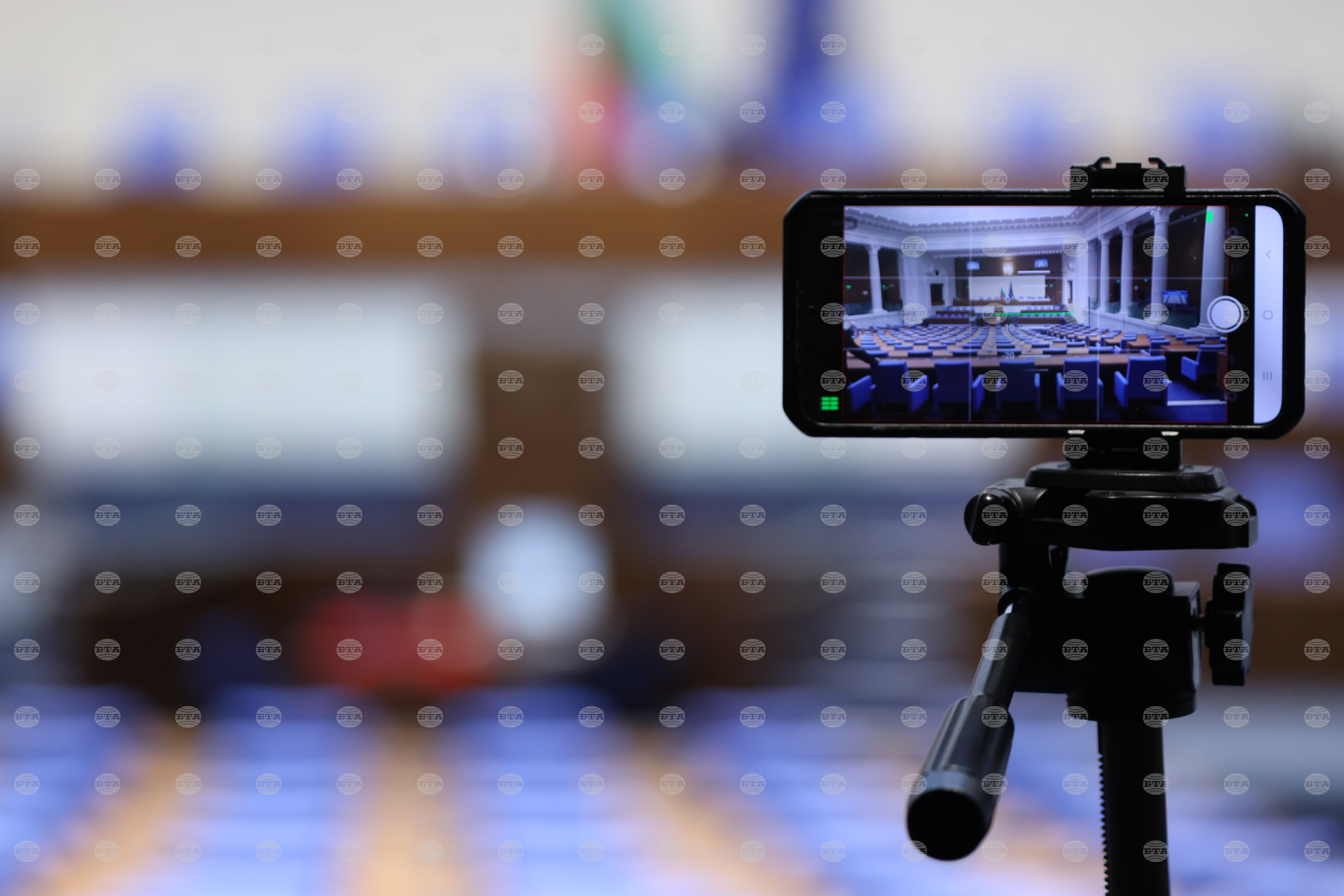 Парламентът ще гласува по вота на недоверие, ще обсъди на първо четене и проектобюджетите на ДОО и на НЗОК