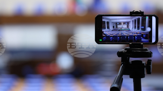 Парламентът ще гласува по вота на недоверие, ще обсъди на първо четене и проектобюджетите на ДОО и на НЗОК