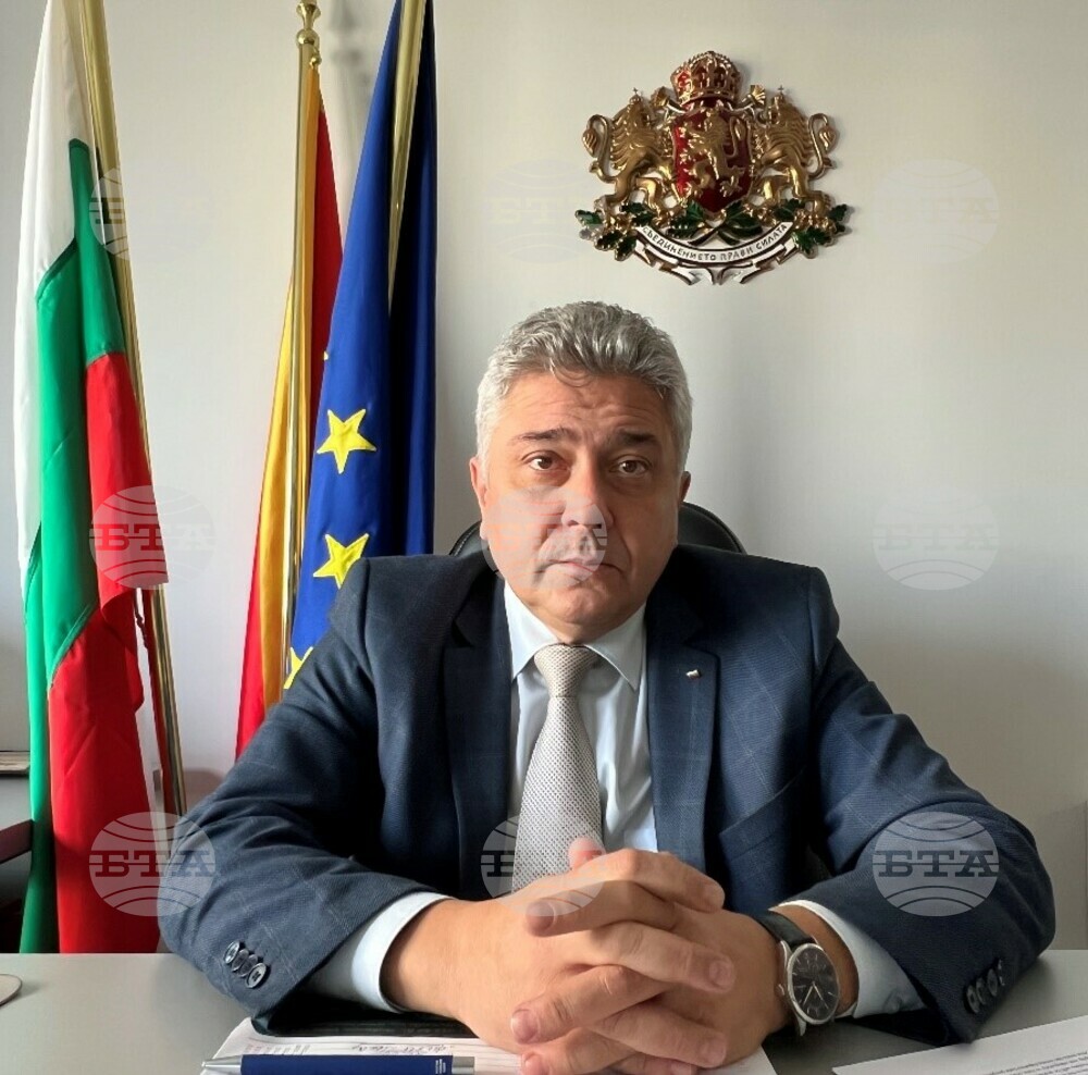 Minister of Foreign Affairs: Stefan Dimitrov