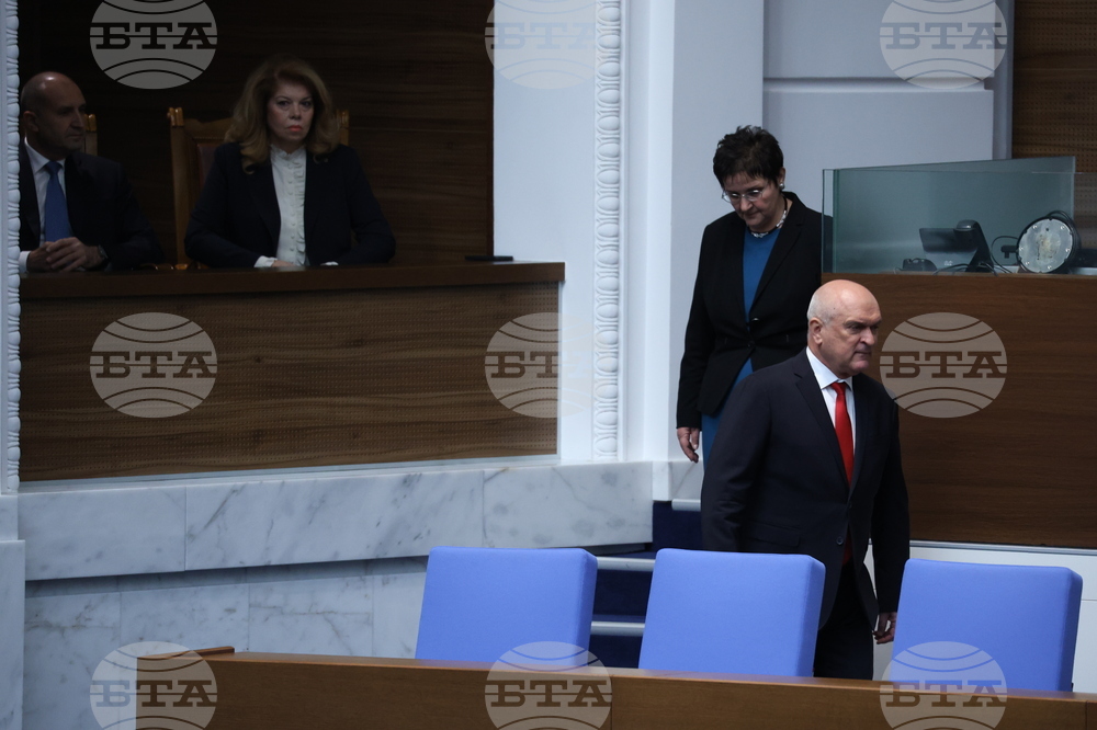 Парламент - служебен кабинет - клетва