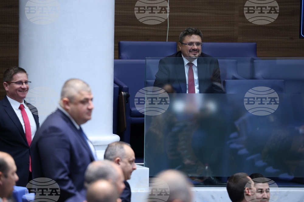 Парламент - служебен кабинет - клетва