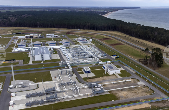 Европа е изправена пред натиска да осигури доставки на газ за следващата зима, очаква се цените да са над тези през 2024 г., според анализ