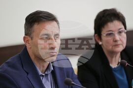Министерство на финансите - пресконференция - Румен Спецов