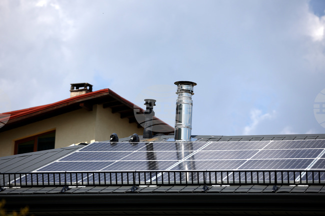 Националната енергийна компания на Хърватия стартира проект за изграждане на слънчеви панели на покривите на сградите си за 5,3 милиона евро