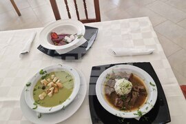 Смолян - приготвяне на дивечово месо - демонстрация 