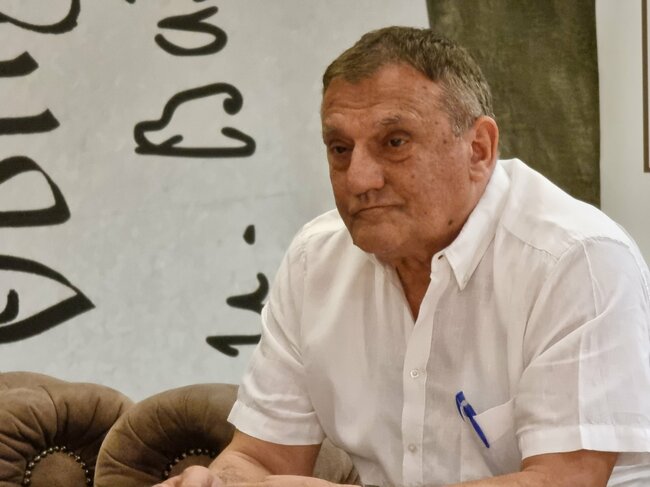 Представям професионални, любопитни и куриозни разкази за София, каза архитект Петър Диков за новата си книга