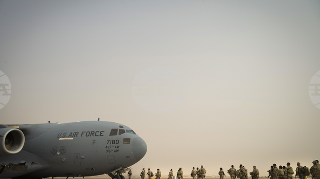 Кувейт съобщи, че трима военнослужещи са ранени при атаката срещу авиобазата „Али ас Салем“