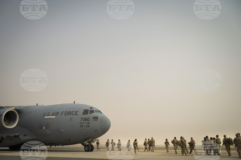 Кувейт съобщи, че трима военнослужещи са ранени при атаката срещу авиобазата „Али ас Салем“