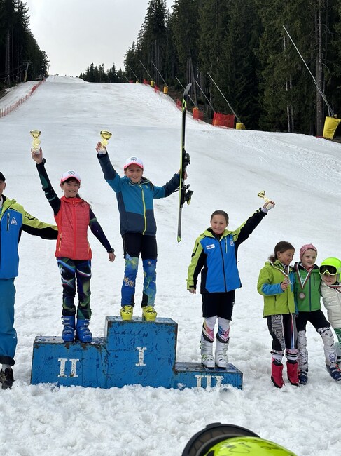 Община Банско: Сезонът за скиорите беше закрит с най-атрактивната дисциплина – паралелен слалом