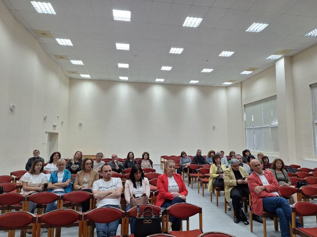 Община Ловеч: Държавния план-прием обсъди кметът с директорите на училищата и РУО