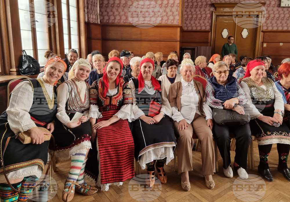 Перник - Женска фолклорна певческа група „Седмошарица“ - годишнина - концерт