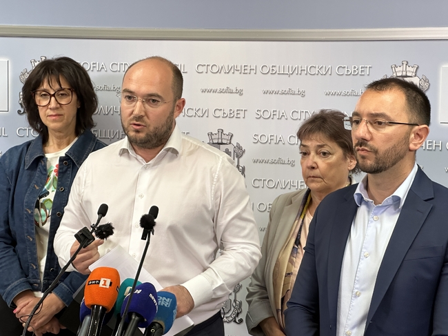 От пет месеца няма договор с фирма, която да сепарира отпадъците в завода за преработка, съобщиха от групата на ГЕРБ-СДС в Столичния общински съвет
