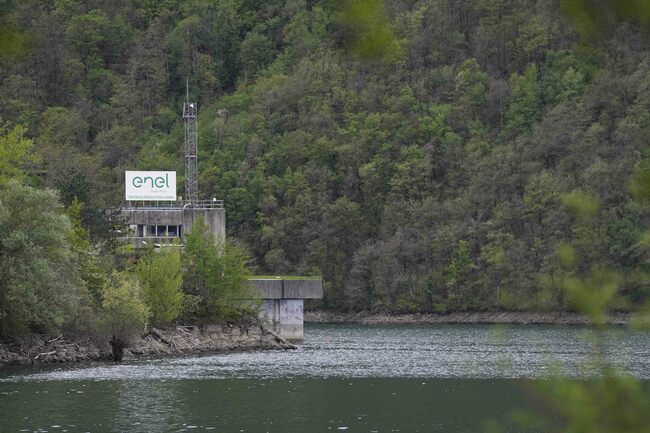 Броят на жертвите при експлозията във водноелектрическа централа край Болоня нарасна до 7 след намирането на още две тела