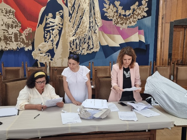 В Плевен започна повторно преброяване на бюлетините от избора за общински съветници