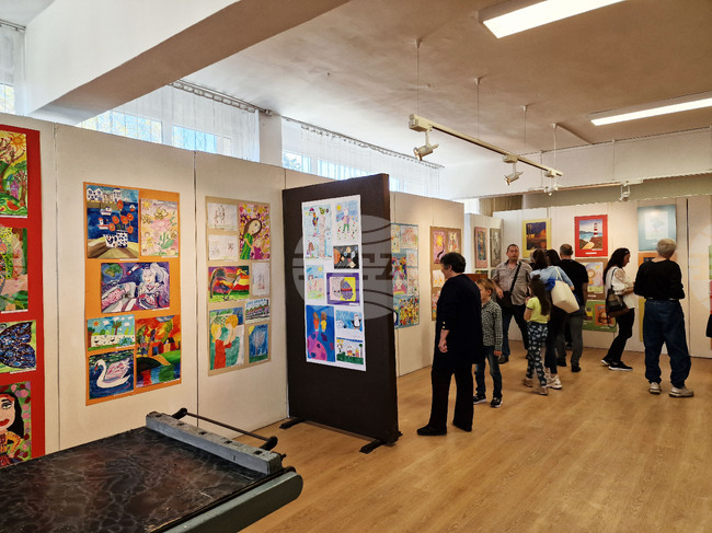 Обявиха началото на Международно биенале за детска рисунка в Свищов