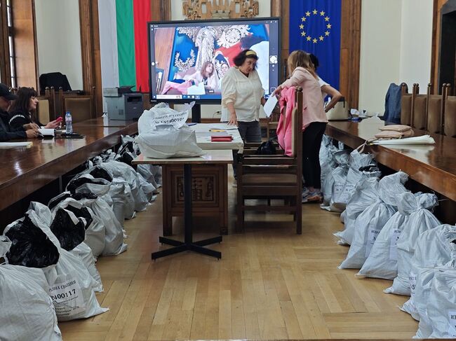 Община Плевен: Започна повторното преброяване на бюлетини от избора за общински съветници в Плевен