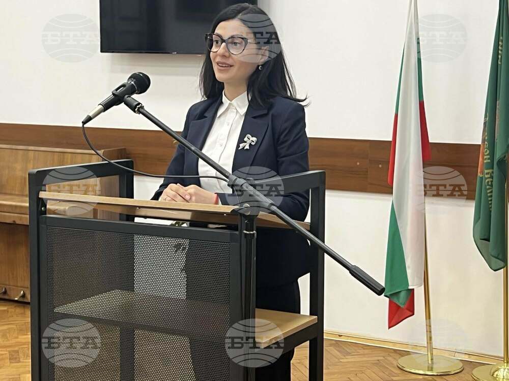 Заместник областният управител на област Видин приветства участниците в Регионален форум на тема: „Трансформиране на творческите идеи в практически проекти“