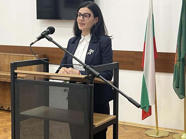 Заместник областният управител на област Видин приветства участниците в Регионален форум на тема: „Трансформиране на творческите идеи в практически проекти“