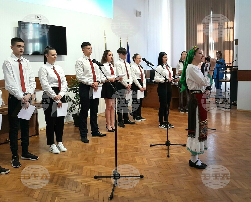 Община Видин: Кметът на Видин д-р Цветан Ценков присъства на форум, посветен на иновациите в образованието