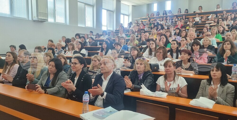С международна научна конференция и детски театрален фестивал в Шумен се отбелязват 135 години предучилищно образование в града
