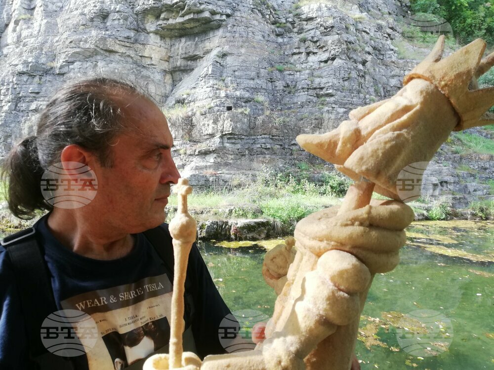 Bulgarian Invents Entirely New System to Control Traditional Vietnamese Water Puppets