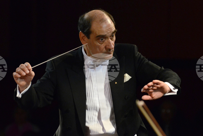 Емил Табаков - диригент и композитор