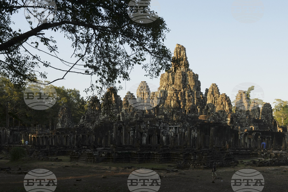 Музей в САЩ ще върне три ограбени артефакта от епохата на кхмерите обратно на Камбоджа