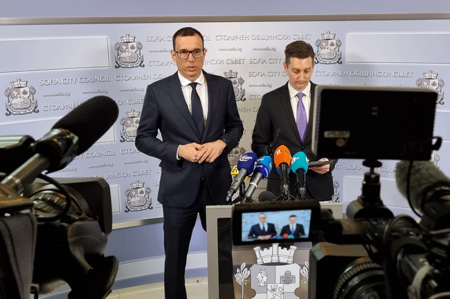 Общо 128 служители са напуснали Столичната община от встъпването в длъжност на новата администрация или 8,9 %, заяви зам.-кметът Иван Василев