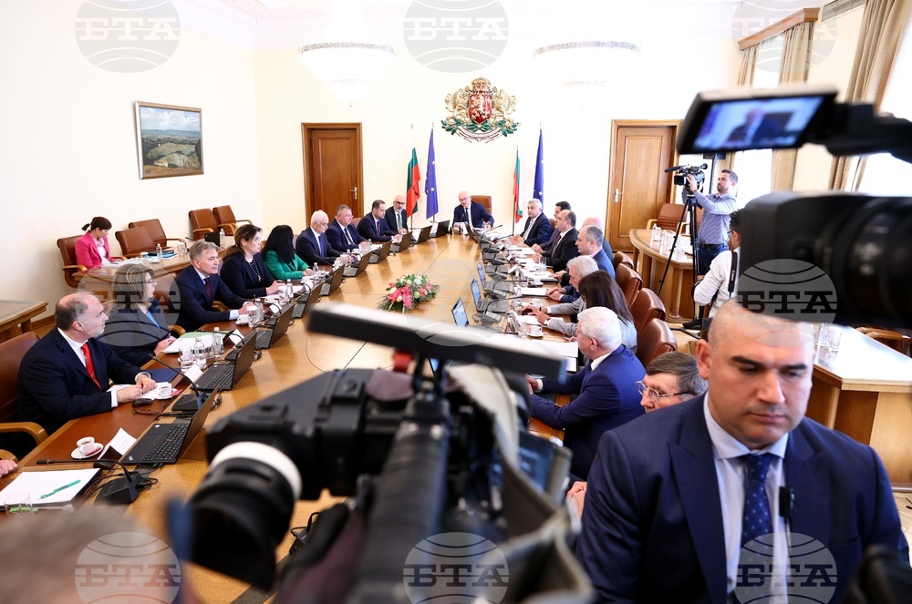 Служебно правителство - първо заседание