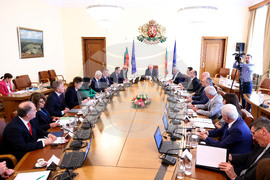 Служебно правителство - първо заседание