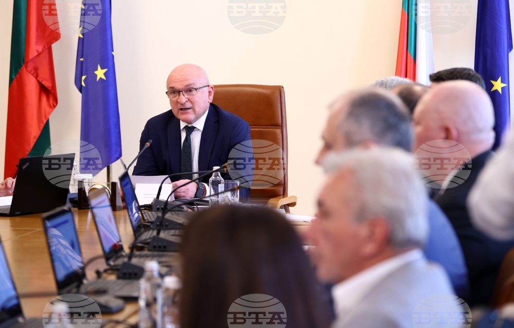 Служебно правителство - първо заседание