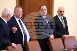 Служебно правителство - първо заседание