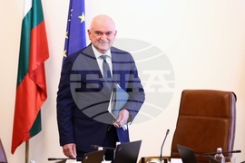 Служебно правителство - първо заседание