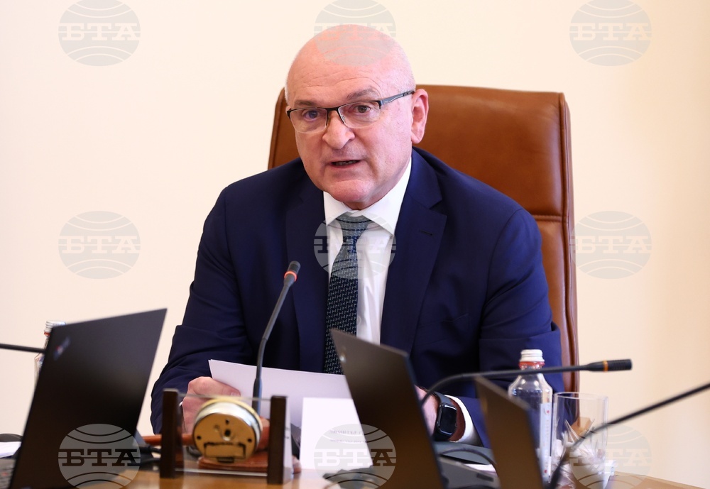 Служебно правителство - първо заседание