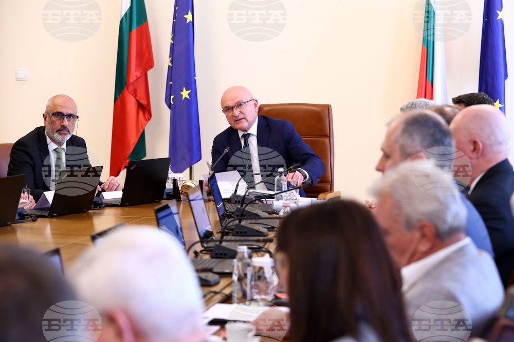 Служебно правителство - първо заседание