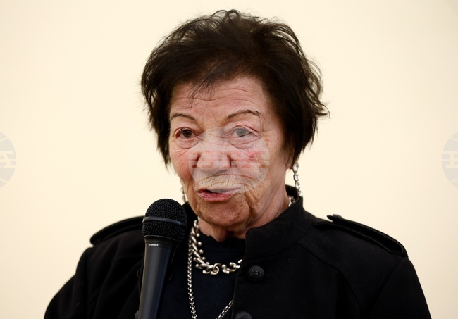 Поклонението пред Божана Апостолова ще се състои на 5 юни в Пловдив