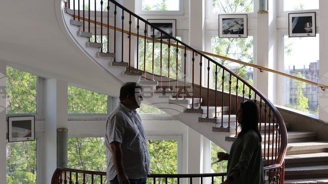 Брутният вътрешен продукт на България нараства с 3,2 на сто през третото тримесечие на годишна база, съобщи НСИ 